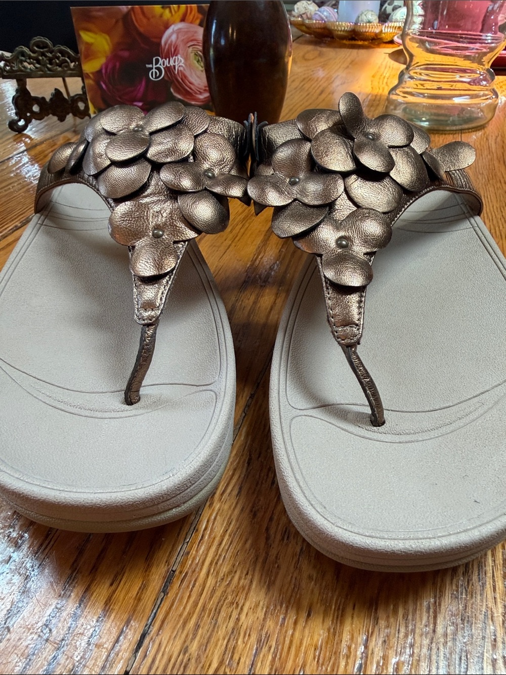 Fitflop Fleur bronze color sandals with floral design on straps. Women’s Size 10 - Picture 5 of 11